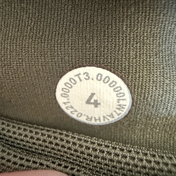 Lululemon Speed Up Short 2.5”Low Rise Heritage 365 Camo Crispin Green Multi Sz 4 - Picture 9 of 9